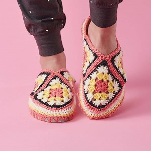 When is a flip flop not a flip flop?... When it's turned into a fabulous crochet slipper of course! This issue 93 embellishment project combines two of our favourite things - granny squares and upcycling! If you fancy transforming an old pair of flip flops into these gorgeous slippers, make sure you check out issue 93 of Simply Crochet. Get your copy here - http://bit.ly/SC93onsale | Simply Crochet
