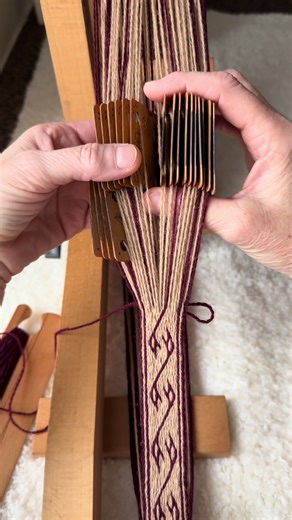 Tablet weaving dragon head #vikings #textiles #reenactment #tutorial #historycrafts