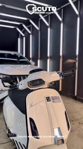 Scuto gak cuma buat Mobil loh gais, Motor juga perlu perawatan Nano Ceramic coating biar mudah dalam lerawatan, warna tidak cepat kusam dan kilap maksimal🔥 Here for reservation: 0821-2109-0989 #vespaindonesia #vespakarawang #ScutoPlatinumKarawang #fypreel