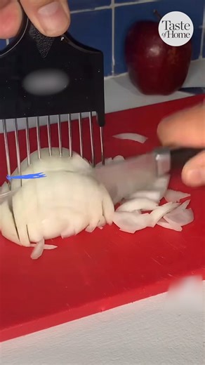 Now, here's something you don't see everyday! 🤣 #choppingonions #cuttingonions #onionhack | Taste of Home