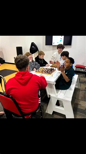 🔥 Super Session for SUCCESS 🔥While the world talked about Quitter’s Day…our leaders showed up and EARNED it. ✅ 6 of 10 action challenges completed🥕 Healthy “build-your-own” snacks🧱 Design your own obstacle courses🎯 Real play. Real effort. Real growth.This wasn’t babysitting —this was confidence built, friendships formed,and social skills in motion 💪Kids don’t get enough earned wins these days.Ours do. #USBudokaiKarate #LeadershipInAction #EarnedNotGiven #YesICan #StrongKids #FutureLeaders 