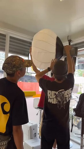 Literally freezing the frame featuring Hielo’s wide array of frozen yogurt on media day💚🍦🎬 #thebesttastingpremiumfrozenyogurtinthephilippines | Hielo