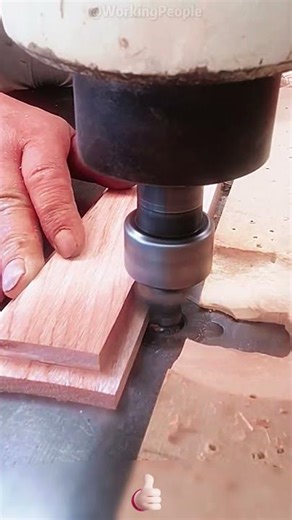 Convenient techniques for cutting rabbets and installing boards on bent wood materials in carpentry