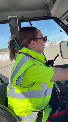 Airport Ground Staff at Work | Jet Ready for Takeoff | Aircraft Pushback & Ground Signals Explained