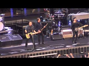 Bruce Springsteen - Badlands - Madison Square Garden - 4-9-12.mpg