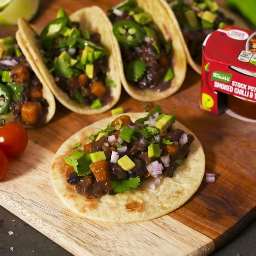 Knorr Spicy Bean Tacos with Smoked Chilli & Tomato