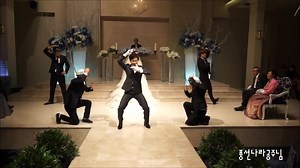 40K views · 1.9K reactions | Daebak!! Imagine if you did this on your wedding day! ★.★ Follow hellokpop for more viral Korean videos and K-pop news! | hellokpop | Facebook