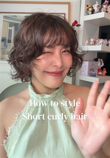How to Style Short Curly Hair Tips and Tricks