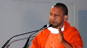 CM योगी को सेफ सीट पर दिलवा दो टिकट – लाइव शो में संबित पात्रा से हाथ जोड़कर बोले अखिलेश यादव के नेता,BJP प्रवक्ता ने दिया ये जवाब