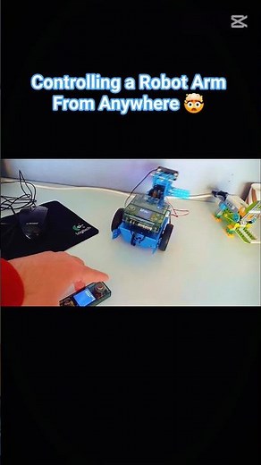 🤯 Controlling an mBot2 Robotic Arm WIRELESSLY with CyberPi!