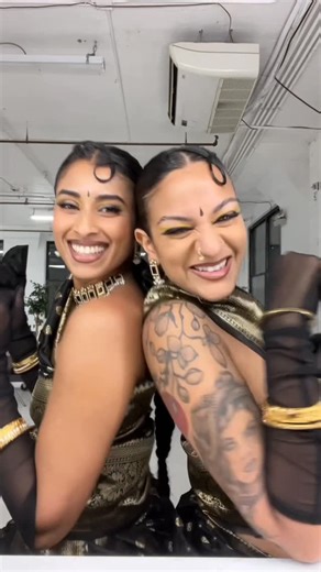 ☽ ☾ N i l a a n i ☽ ☾ on Instagram: "🖤🖤🖤 IC:@rahtitouillee"