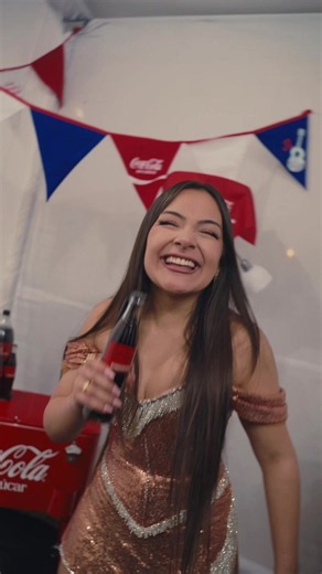 Todo puede esperar, pero el 18 compartido junto a los míos, no y obvio que siempre con una Coca-Cola Zero Azúcar 🥤❤️🇨🇱 #cocacola_cl #Publicidad #FiestasPatrias
