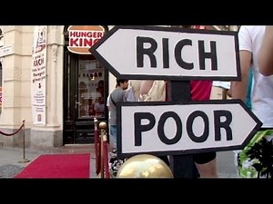 Finnish Artist serves up free money in Hungarian capital