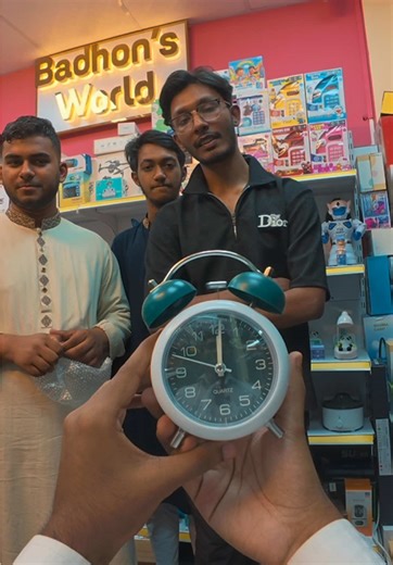 ৩ বন্ধু ঘড়ি কিনতে এসে কনফিউজড 🤔🤒 || FB-Badhon's World || Alarm Clock || ##viral##shorts##reels##badhonsworld#mayonsbd @Si Badhon @TikTok Bangladesh @MayonsBd⚡ @World Of Maymuna @TikTok