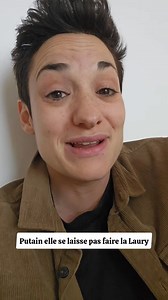 [ DÉBRIEFING CAROLINGIEN MAPR #12 ] Et sinon, je suis en tournée dans toute la France avec mon pestacle Normalement, prenez vos places mes ptits culs des bois 🚀 • Tous les lundis à Paris jusqu'au 16 juin • Toutes les dates de ma tournée en épinglé • Dates à venir : Nice / Aulnoyes / Poitiers / Strasbourg / Romans sur Isère #normalement #houpettegirlproduction #humour #onewomanshow #tournee #spectacle #debriefingcarolingien #mapr @maprofficiel | Caro Estremo Officiel