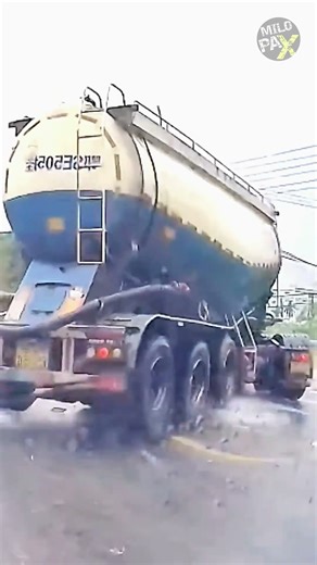 Who’s Really at Fault in This Wild Intersection Crash? 🤔💥