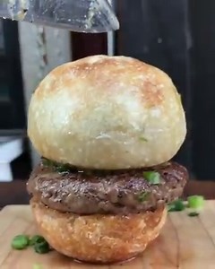 3.4M views · 5.1K shares | This burger bun is stuffed with exploding cheese  | UNILAD | Facebook