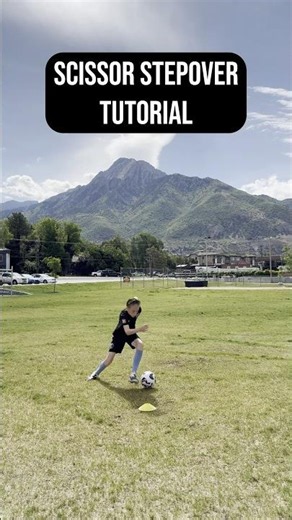 #soccer #fyp #soccerskills Scissor + Step Over + Outside Touch Combo Tutorial