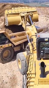 453K views · 5.3K reactions | "Smooth Moves: Wheel Loader Maneuvering to Load Material into Dump Truck!" Can you imagine the precision it takes for this loader to move like that? Share your thoughts in the comments!" #WheelLoader #HeavyMachinery #alatberar #PrecisionWork | Konstruksi Berat | Facebook
