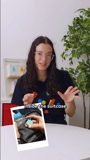 Where to put your Chipolo for tracking your luggage– inside or ourside of it? 🧳 Answered! 🫡