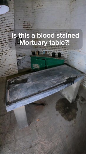 Is this a blood stained Mortuary table? Strange as its abandoned #explorerpage #abandonedplaces #urbex #decay #urbanexplorer #weexplore #exploreusa #Abandonedhouse | E-Unit Adventures