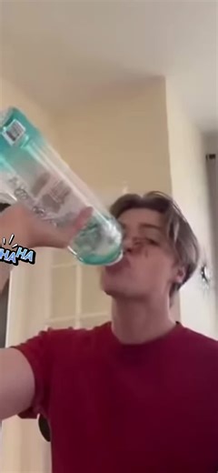 Funny Spider Filter Prank 😂 #funny #hilarious #spiderfilterprank #tiktok #spider #spiderfilter @JOANIE the CARNIVORE 💪🩷