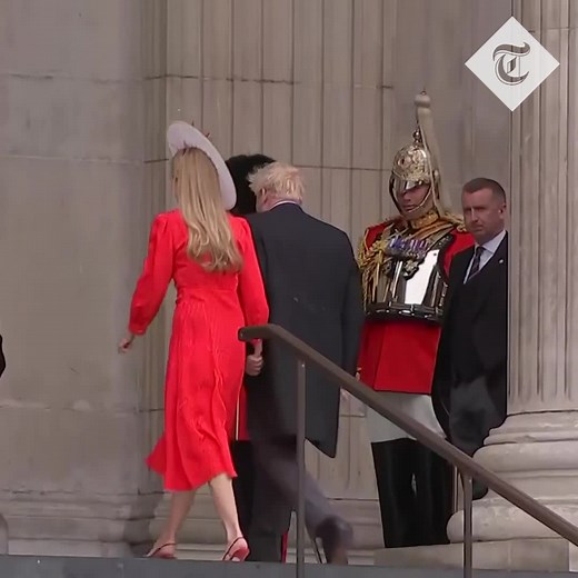 🔴 WATCH: The Prime Minister and his wife were booed by the crowd outside St Paul's as they arrived for the Queen's thanksgiving service. Mr Johnson, dressed in a suit, was hand-in-hand with Mrs Johnson, dressed in red. Neither reacted to the mild booing, instead carrying on into the cathedral to take their seats https://www.youtube.com/watch?v=6jAJYDZkFNg | The Telegraph