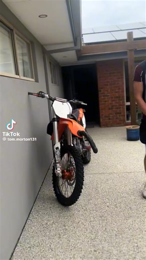 Dirt Bike Racing: KTM vs. Yamaha Performance Insights