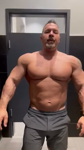 Muscle dad | Silver Daddies and More