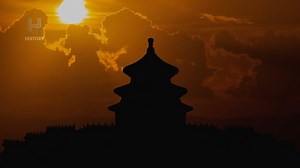 620K views · 11K reactions | El término "sismógrafo chino" se refiere principalmente al sismoscopio de Zhang Heng, inventado en China alrededor del año 132 d.C. Se considera el primer instrumento para detectar terremotos y su principio de funcionamiento, basado en la inercia, es la base de los sismógrafos modernos.  ¿Te gustó este video? Cuéntanos por qué abajo en comentarios. #Inexplicable | HISTORY | Facebook