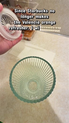 Low calorie version of the Valenicia orange refresher from @Starbucks #drink#howto#lowcalorie#enjoy#starbucks