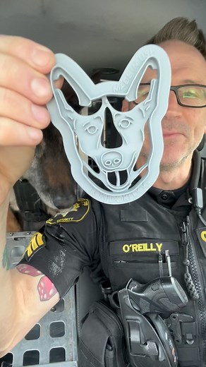 Eamon O’Reilly on Instagram: "Thank you to Nancy for this special gift. Thank you to Loki Doki Dog Shop @lokidokidogshop for the fantastic cookie cutters and to Lickin’ Lips Dog Bakery for making the cookies happen. Cronchy 8.5/10 Doggo Excitement 8/10 Human Excitement 3.5/10 Messy 2.5/10 Drooly 2/10 Hidden rating ?/10 Snack Rating 3.5/10 #lickinlips #notsureifthatssafe #dontcare"