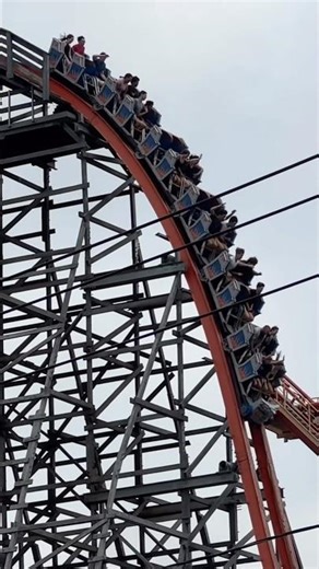 Riding OUT the Wicked Cyclone at #sixflagsnewengland #rollercoaster #amusementpark #themepark