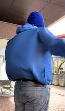 Extreme flapping nylon jacket