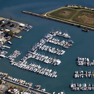 [ONLINE AUCTION] J8 14M Marina Berth at Scarborough Marina Click...