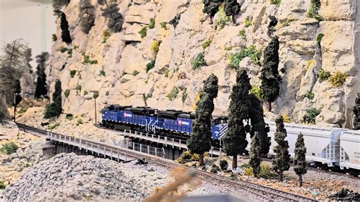 10K views · 402 reactions | Here's a little MRL action for ya tonight . #customtrains #railway #modeltrains #travel #BNSF #model #unionpacific #locomotives #boeing #maintenance #train #railroad #mrl #drillbabydrill | Custom-Trains | Facebook