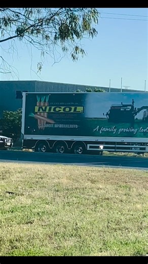 No doubts this is the SA's best trucking company ever Collins Adelaide #KenworthTrucksAustralia #trucks #roadtrain #AussieTrucking | Truck Hub