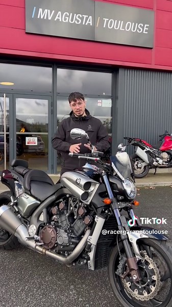 Yamaha VMAX 2009 : Performance et Esthétique