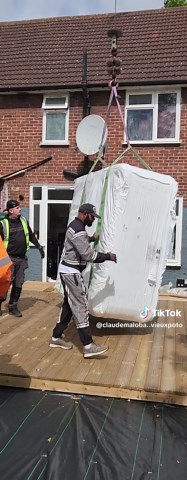 STALLATION OF JACUZZI... VIEUX POTO DECORATION.. SPECIALIST OF GARDENS ARCHITECT CIVIL DESIGN INTERIOR AND EXTERIOR