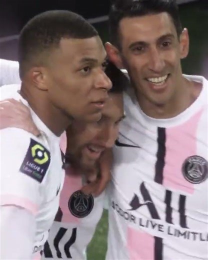 Kylian Mbappé Lottin 🎂🎁 #football #ligue1 #foot #ligue1mcdonalds #sport #soccer #footballshorts