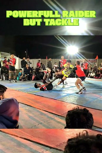 POWERFULL RAIDER but tackle #pkl #kabaddi #kabaddilovers