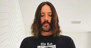 Steve Kazee Says Goodbye to ‘Jared Leto Phase’ by Cutting Long Hair & Shaving Off His Beard