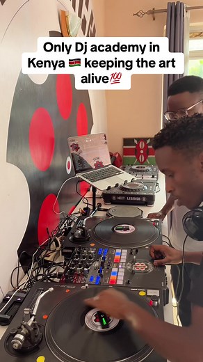 Despite technological advancement in djing, we still keep the art alive💯#kenyantiktok #kenyantiktok🇰🇪 #kenyantiktok🇰🇪🇰🇪🇰🇪🇰🇪 #djacademy #utawala #utawalatiktokers #utawalabenedicta #utawalaastrol #embakasi #embakasieast #djtiktok #djtok #nairobitiktokers #nairobikenya
