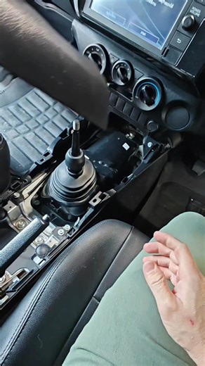 32K views · 587 reactions | #fortuner #toyota #revo #hilux #leader ของแต่งสำหรับรีโว่และ fortuner เน้นงานไม่ตัดต่อสายไฟ | Satoshi Autopart | Facebook