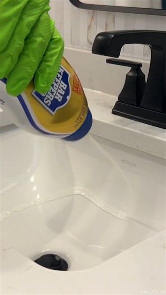 Tidying Your Space for Guests #guests #cleaning #housecleaning #cleaningtips | Clean That Up