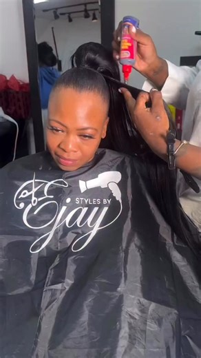 Wagon Monroe💺💇🏾‍♀️7⃣❤ on Instagram: "Messy Updo /No Leave Out ✨ Special Occasion Updo Workshop ✨ Look & Learn | Beginner-Friendly Learn 1 updo technique and how to create multiple looks through placement and customization. Perfect for prom, weddings & special events. 📅 1/25/26 ⏰ 9AM–4PM 📍 1316 W Girard Ave, Philadelphia, PA 19123 💻 Online option available Step-by-step demo • Product & tool list • Light refreshments Limited seating — tap in 💎"