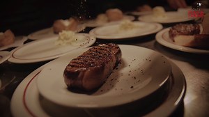 2.6K views · 109 reactions | Mhhhh...aussen kross und innen zart saftig. Wer hat jetzt Appetit auf ein Block House Steak? www.block-house.de | BLOCK HOUSE | Facebook