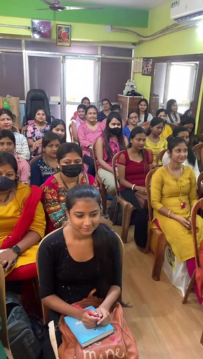 11K views · 282 reactions | 11th batchDay-1Hands on practice ❤️❤️❤️#10_days_Advance_hairstyle_class##❤10 days(2 days per week) ❤10 advance hairstyle❤Every day hands on practice❤Hair preparation theory❤Spray & tools knowledge ❤technique & tricks❤❤❤❤❤❤Admission:9830896304 | Bridal Makeup Artist Tamalika | Facebook