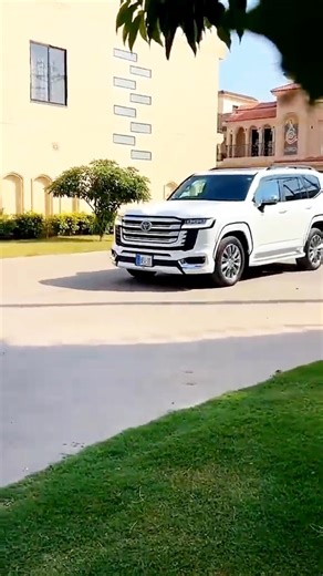 White land cruiser Lc 300 #shorts #viral #toyota #luxury #trending #foryou