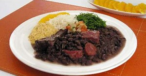 Feijoada tradicional: aprenda a fazer o prato clássico